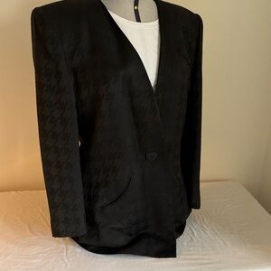Albert Nipon Houndstooth Blazer